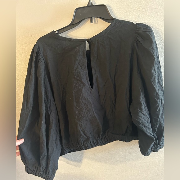 NWT a new day black balloon sleeve top banded at waist. - Picture 2 of 6